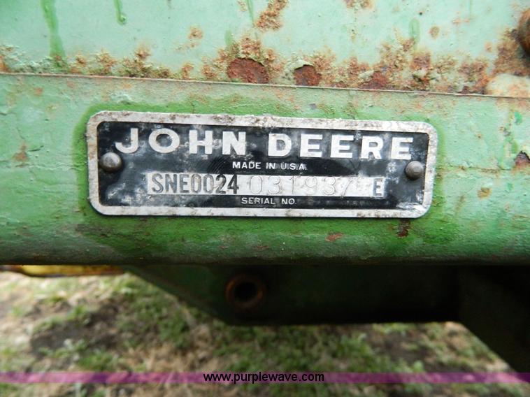 image for item AQ9266 John Deere 24WS small square baler