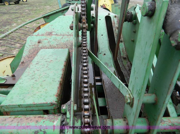 image for item AQ9266 John Deere 24WS small square baler