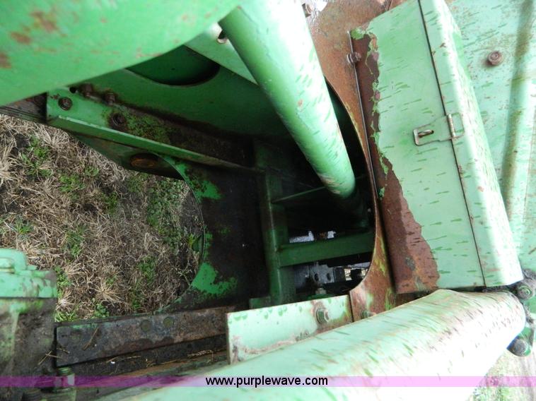 image for item AQ9266 John Deere 24WS small square baler