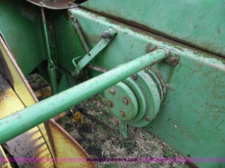 image for item AQ9266 John Deere 24WS small square baler