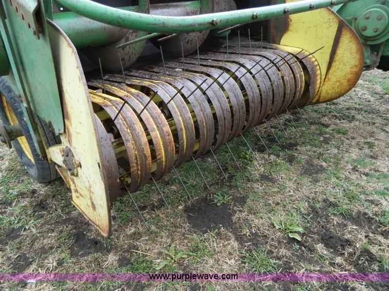 image for item AQ9266 John Deere 24WS small square baler