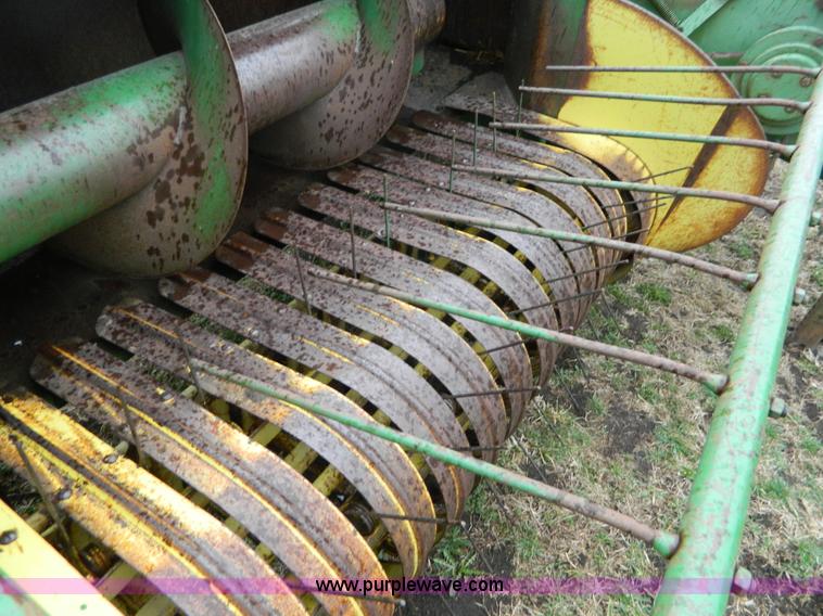 image for item AQ9266 John Deere 24WS small square baler