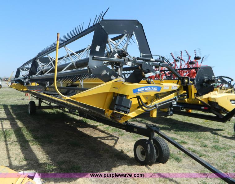 image for item AZ9005 2012 New Holland 94C draper head
