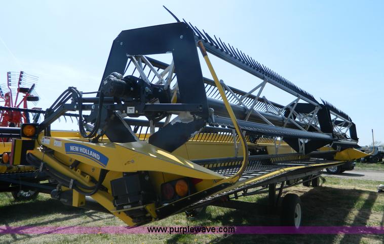 image for item AZ9005 2012 New Holland 94C draper head
