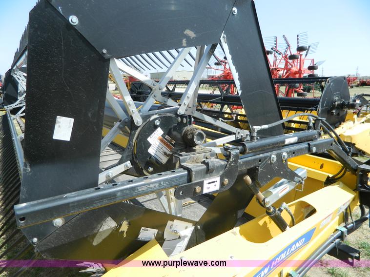 image for item AZ9005 2012 New Holland 94C draper head