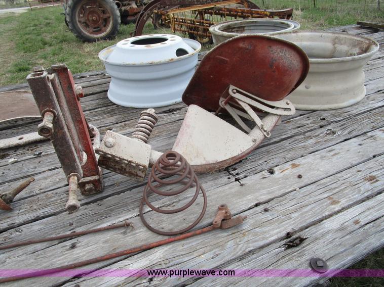 image for item BA9330 1948 Farmall H tractor