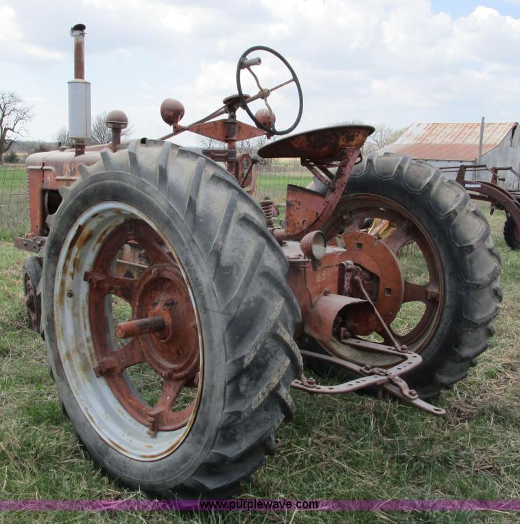 image for item BA9332 1943 Mccormick Farmall H tractor