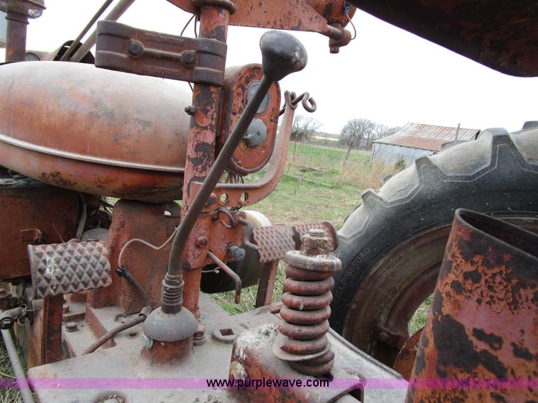 image for item BA9332 1943 Mccormick Farmall H tractor