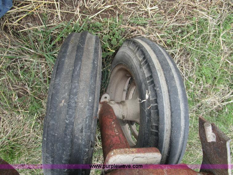 image for item BA9332 1943 Mccormick Farmall H tractor