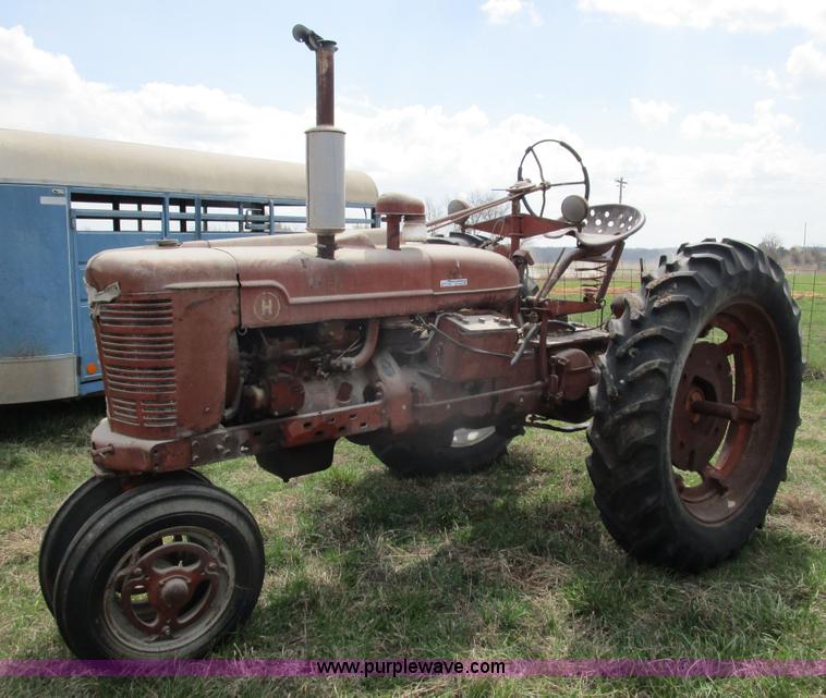 image for item BA9333 1948 Mccormick Farmall H tractor