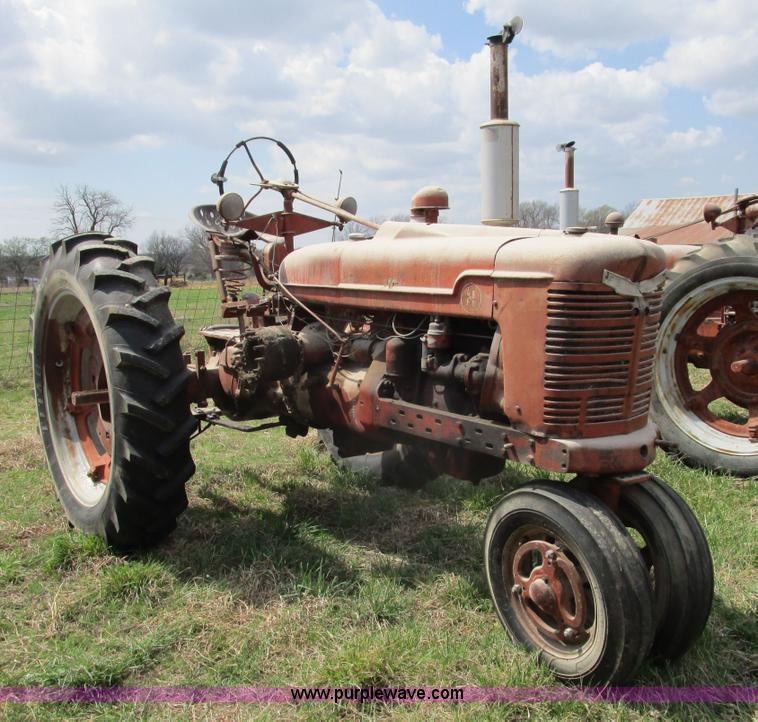 image for item BA9333 1948 Mccormick Farmall H tractor