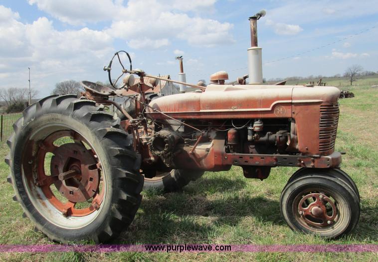 image for item BA9333 1948 Mccormick Farmall H tractor