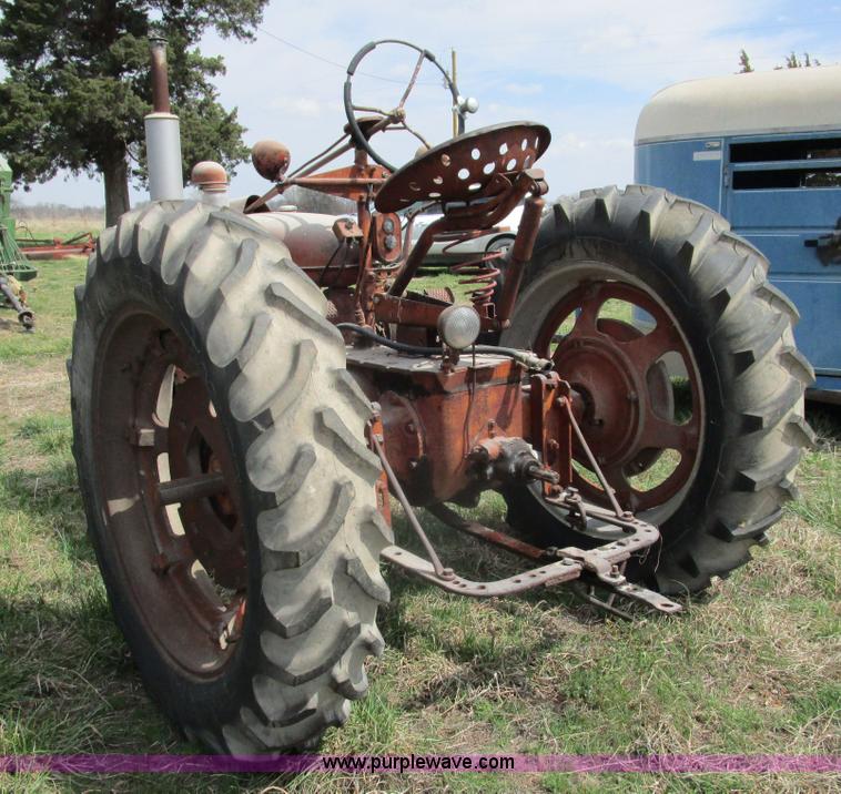image for item BA9333 1948 Mccormick Farmall H tractor