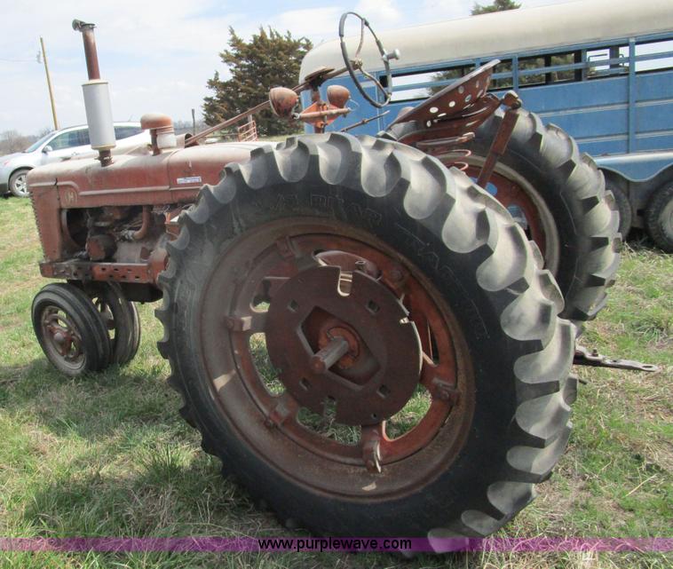 image for item BA9333 1948 Mccormick Farmall H tractor