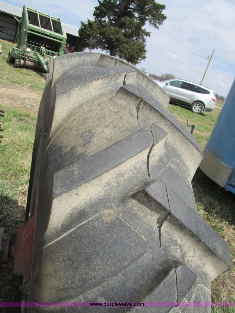 image for item BA9333 1948 Mccormick Farmall H tractor