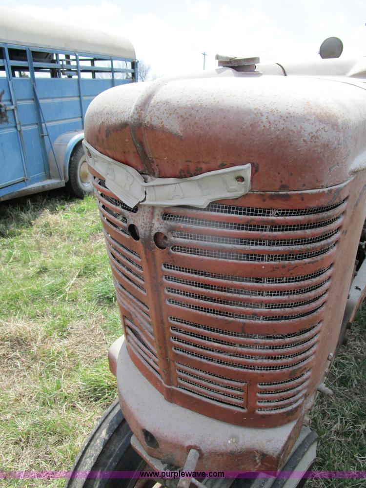 image for item BA9333 1948 Mccormick Farmall H tractor