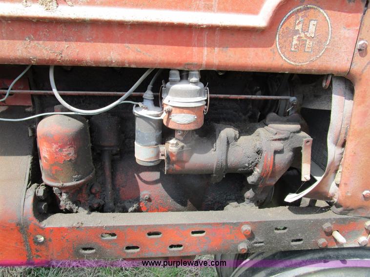 image for item BA9333 1948 Mccormick Farmall H tractor