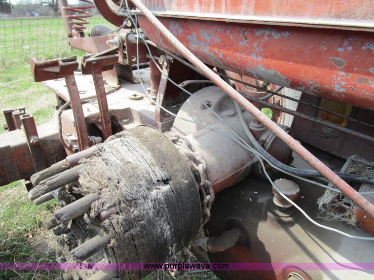 image for item BA9333 1948 Mccormick Farmall H tractor