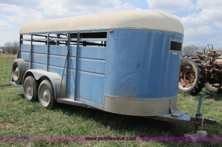 1982 Blair livestock trailer in Erie, KS Item BA9334 sold Purple Wave