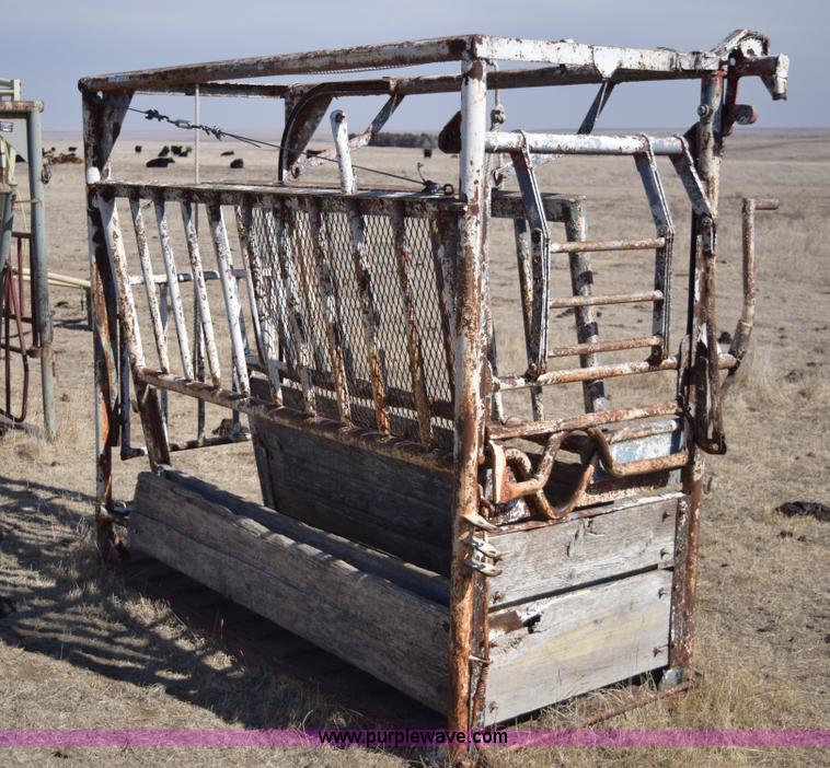 image for item BP9929 Squeeze chute