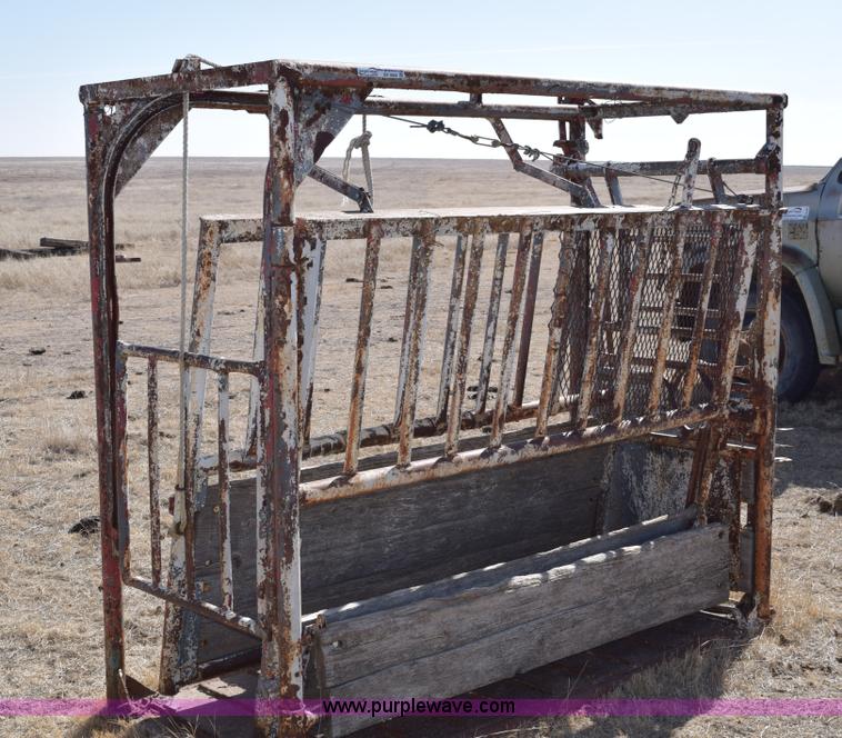 image for item BP9929 Squeeze chute