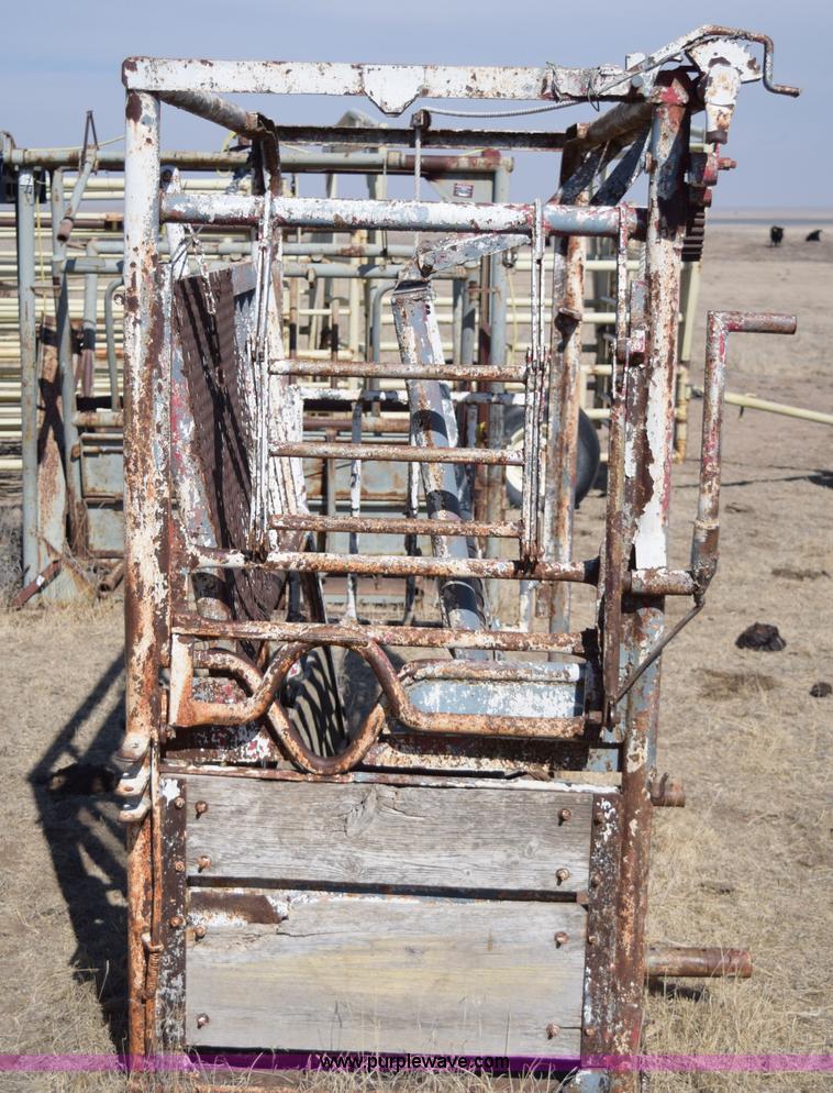 image for item BP9929 Squeeze chute