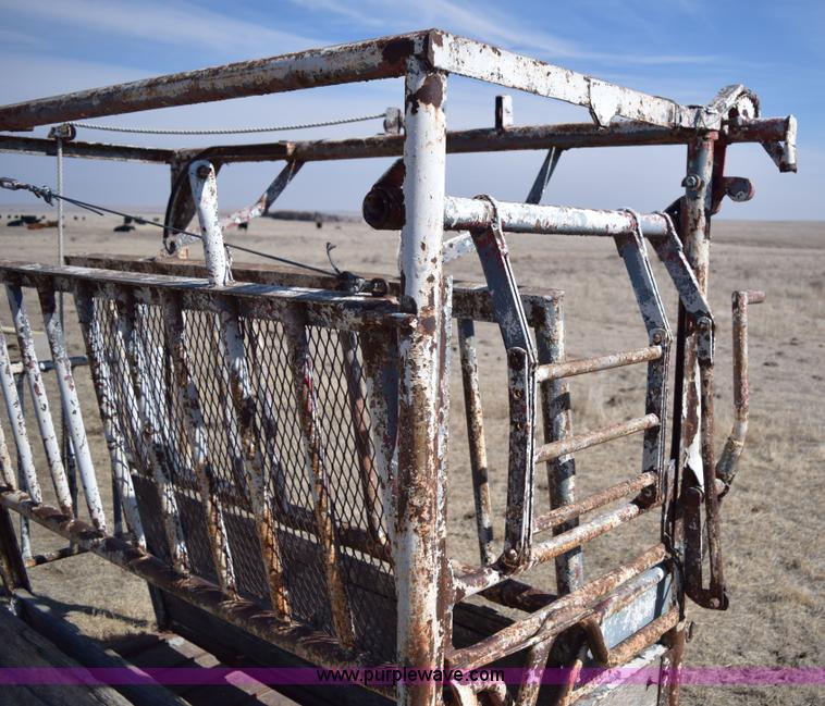 image for item BP9929 Squeeze chute