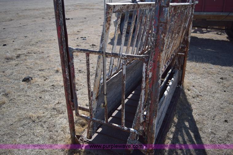 image for item BP9929 Squeeze chute