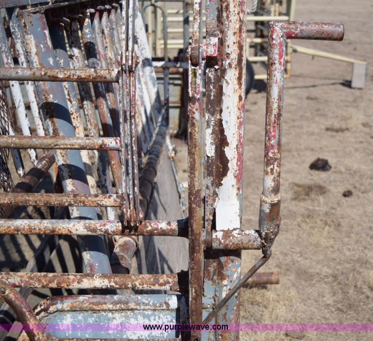 image for item BP9929 Squeeze chute