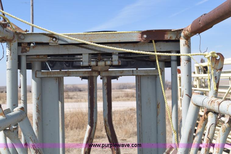 image for item BP9930 WW squeeze chute