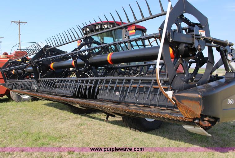 image for item D1435 2012 MacDon D60D draper head