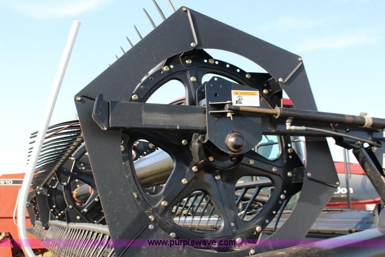 image for item D1435 2012 MacDon D60D draper head