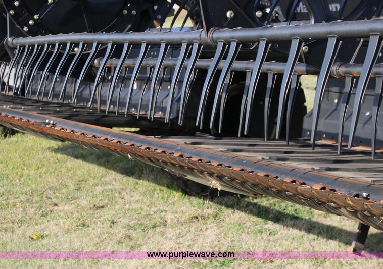 image for item D1435 2012 MacDon D60D draper head