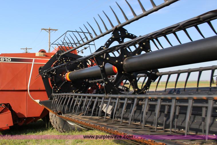 image for item D1435 2012 MacDon D60D draper head