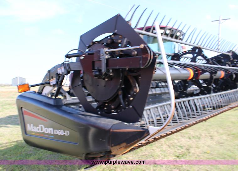 image for item D1435 2012 MacDon D60D draper head