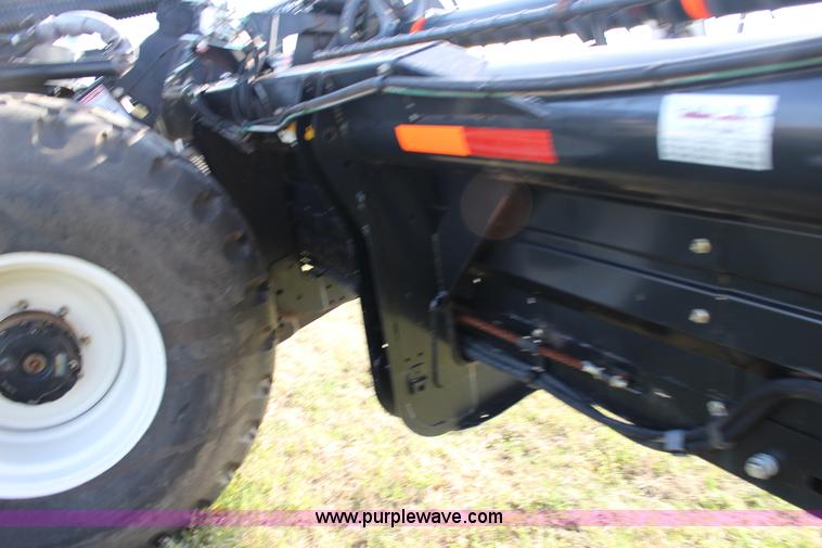 image for item D1435 2012 MacDon D60D draper head