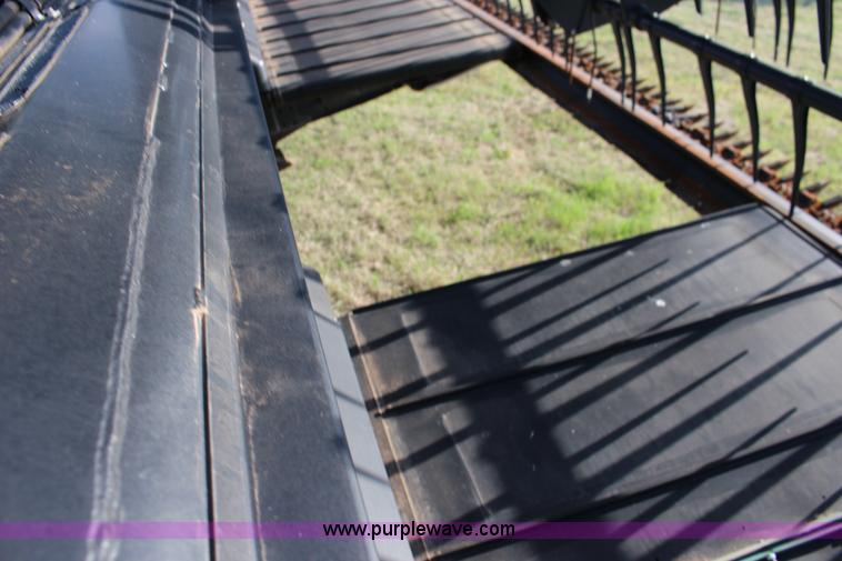 image for item D1435 2012 MacDon D60D draper head