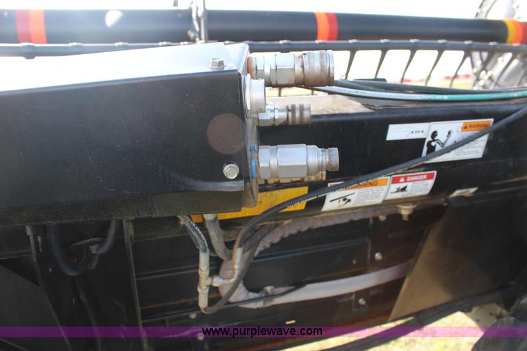 image for item D1435 2012 MacDon D60D draper head