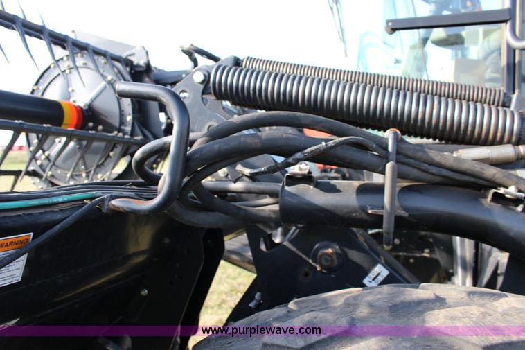 image for item D1435 2012 MacDon D60D draper head