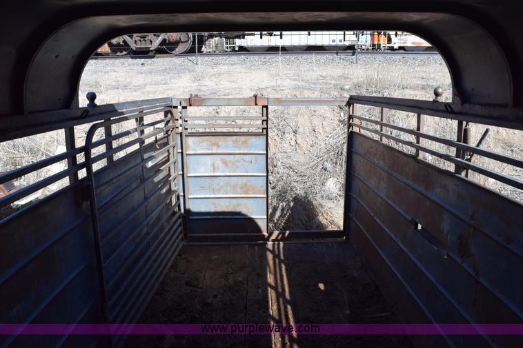 image for item E6184 1993 CM livestock trailer