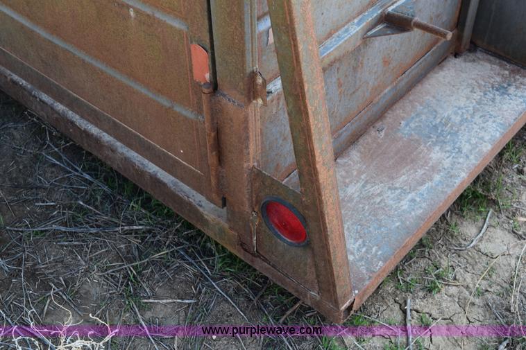 image for item E6184 1993 CM livestock trailer