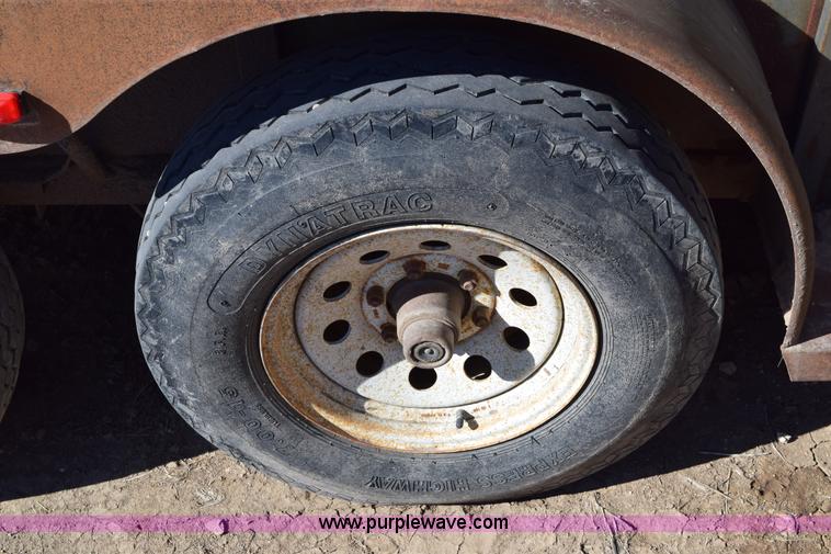 image for item E6184 1993 CM livestock trailer