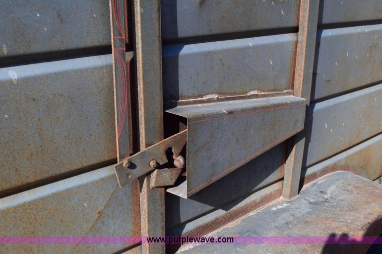 image for item E6184 1993 CM livestock trailer