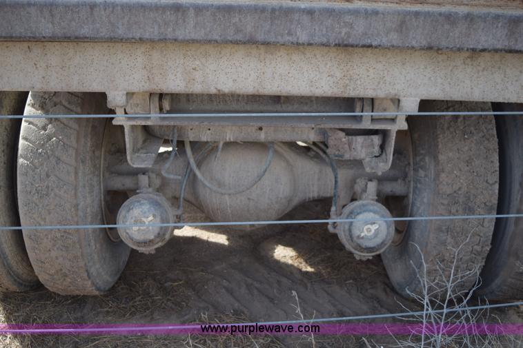 image for item E6185 1983 Ford 880 dump truck