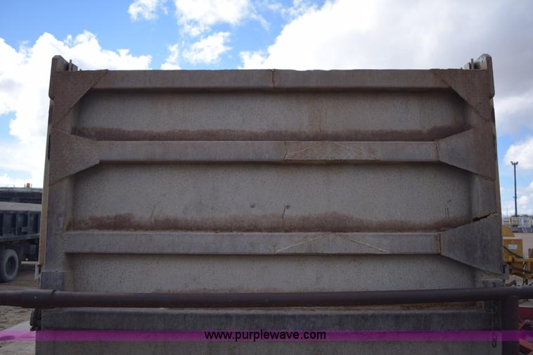 image for item E6185 1983 Ford 880 dump truck