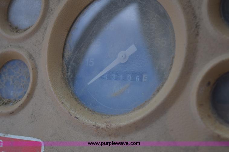 image for item E6185 1983 Ford 880 dump truck