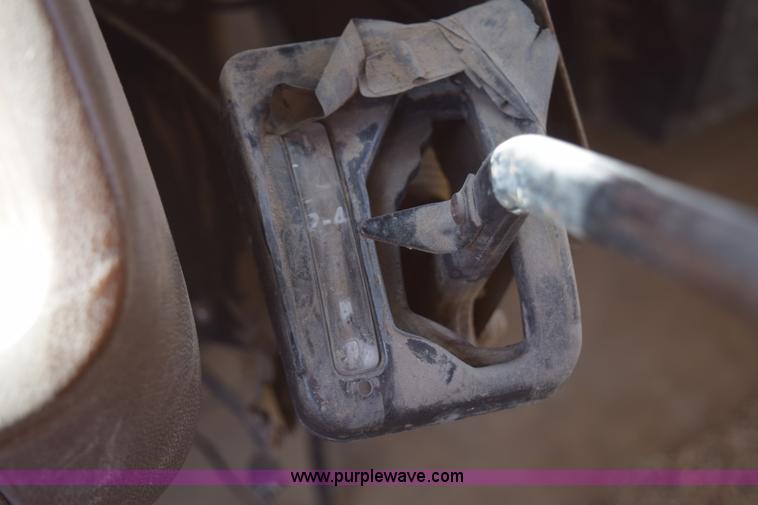 image for item E6185 1983 Ford 880 dump truck