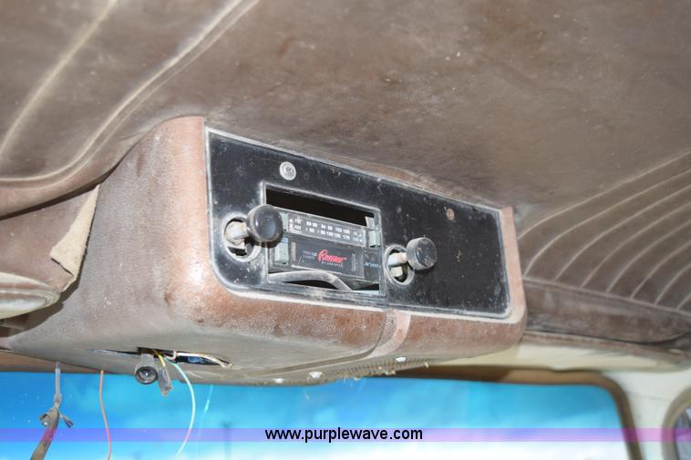 image for item E6185 1983 Ford 880 dump truck