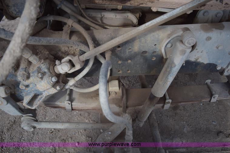 image for item E6185 1983 Ford 880 dump truck