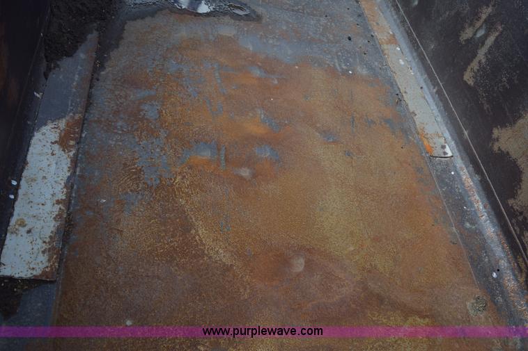 image for item E6185 1983 Ford 880 dump truck